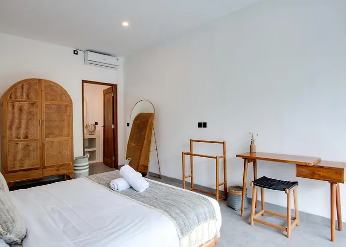 Villa 2br With Pool, River View In Canggu